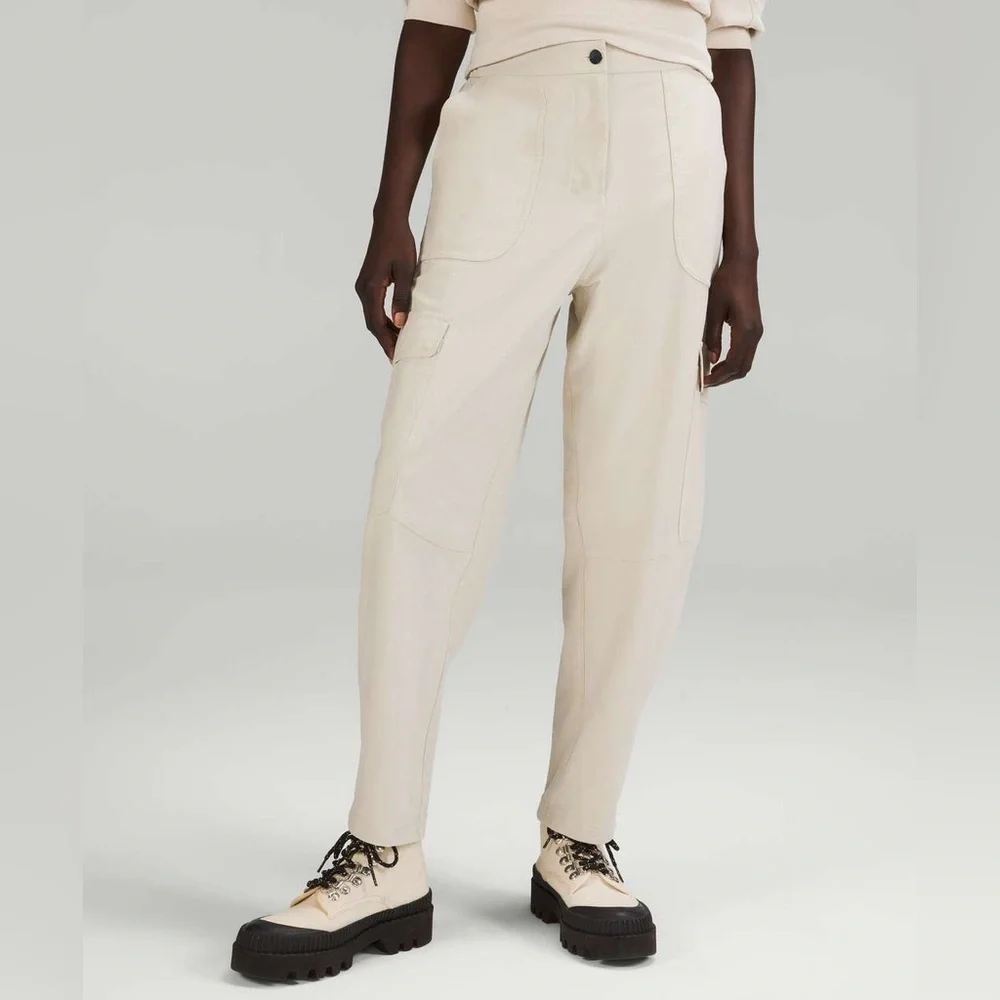 Lululemon Light Utilitech Cargo Pocket High-Rise Pant Natural Ivory